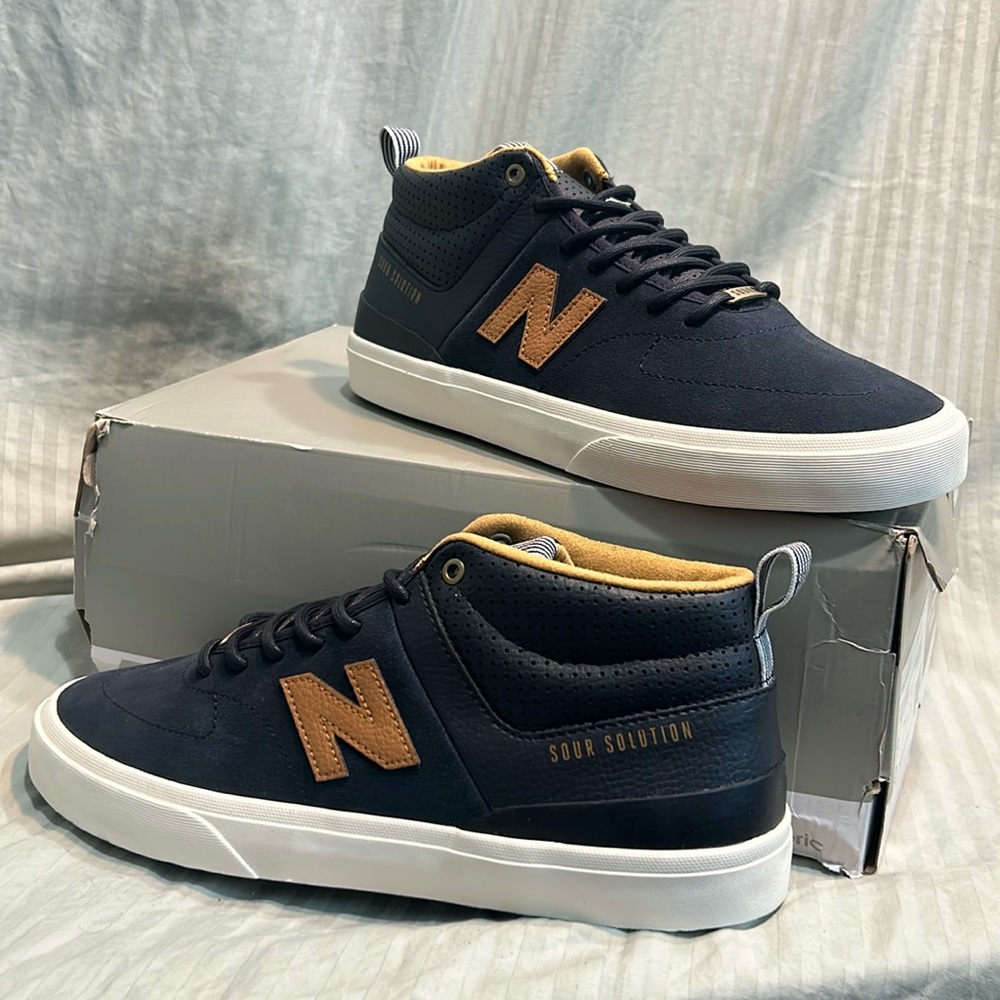 Brand new in box New Balance sneakers Numeric 379 size 9 mens hightops